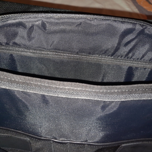 Authentic Coach brief case - Picture 9 of 11